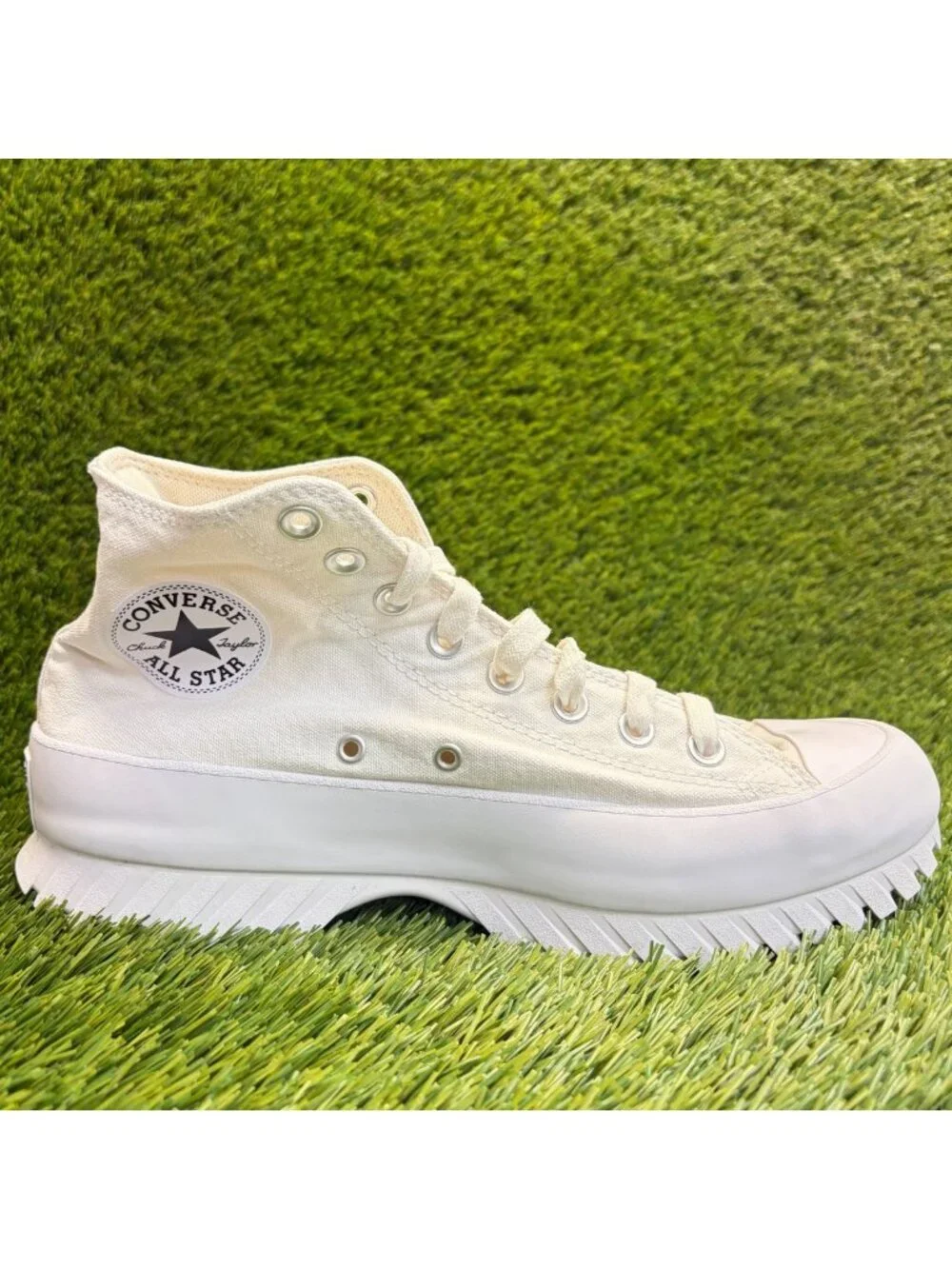 Converse Chuck Taylor All Star Lugged Mens Size 8 Womens 10 White Shoes Sneakers